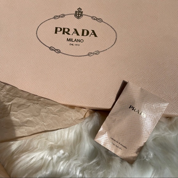 Prada Patent Pumps ✨ - Picture 3 of 15